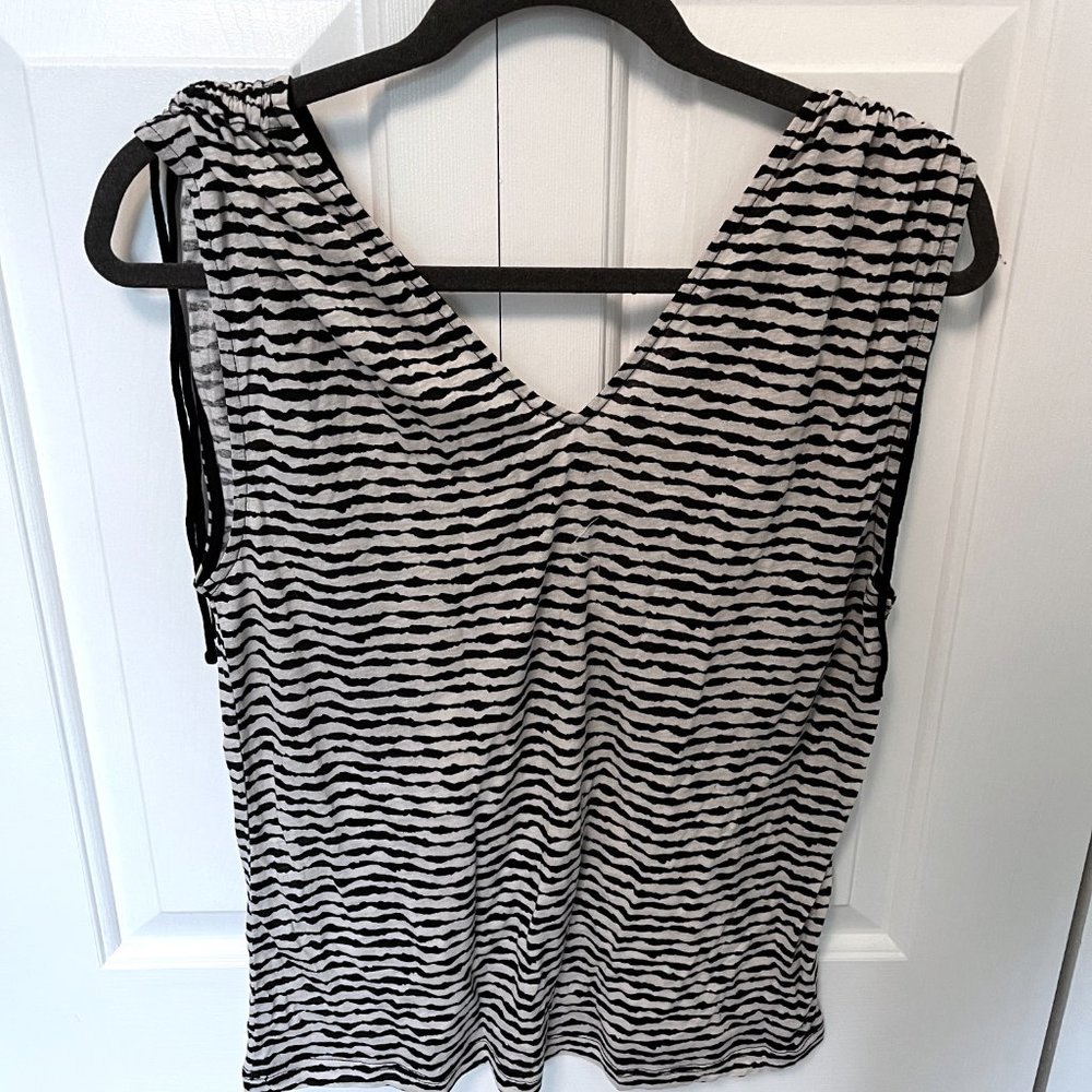 Part Two Fanna Top - Picture 2 of 2